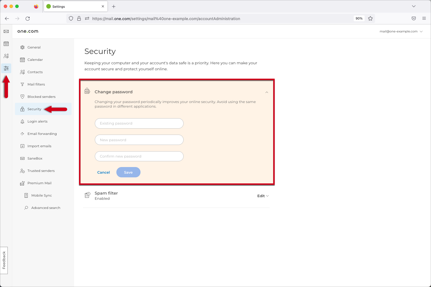 Webmail abierto con una flecha apuntando al icono de Configuración, otra flecha apuntando a 