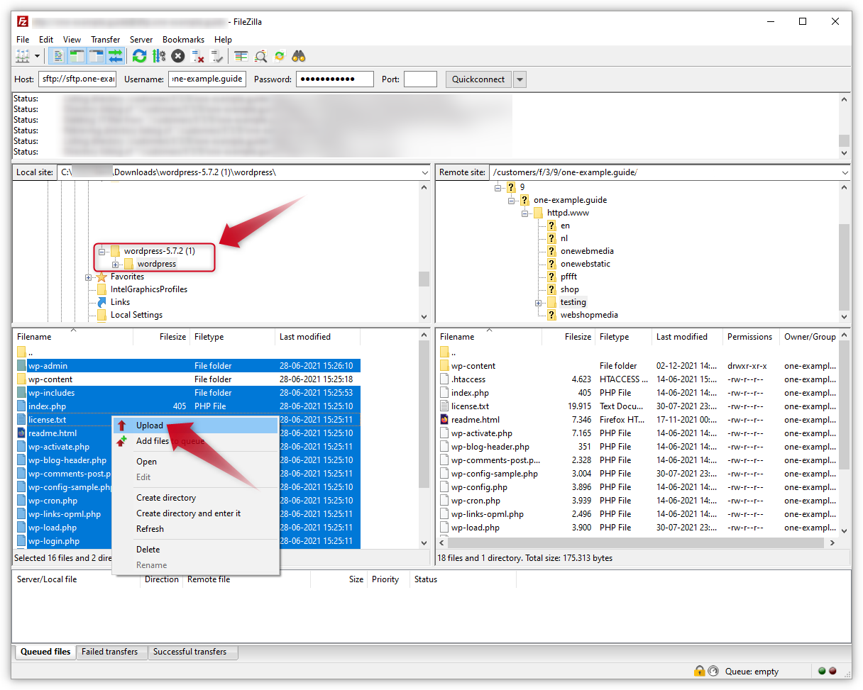 Skjermbildet av FileZilla-grensesnittet fremhever WordPress-versjonsmappen under "Local site". Alle filer og mapper er valgt, unntatt mappen "wp-content". Skjermbildet viser også hurtigmenyen som vises når du høyreklikker på den valgte gruppen med filer, og en rød pil peker på "Last opp" i menyen.