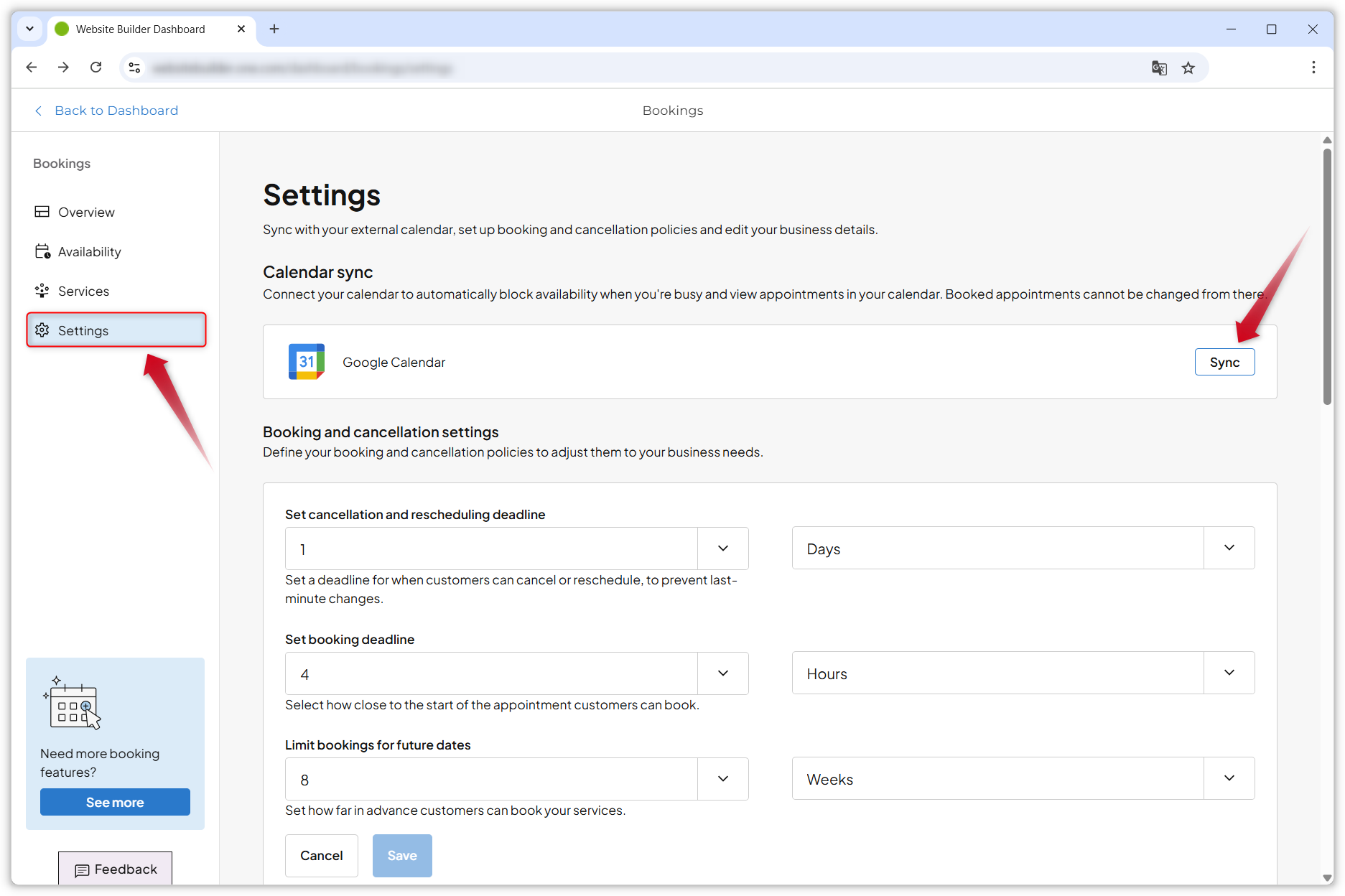 Skærmbillede, der viser Indstillinger-siden i Bookingsystem-dashboardet. En rød pil peger på Synkroniser-knappen ved siden af indstillingen for Google Kalender.