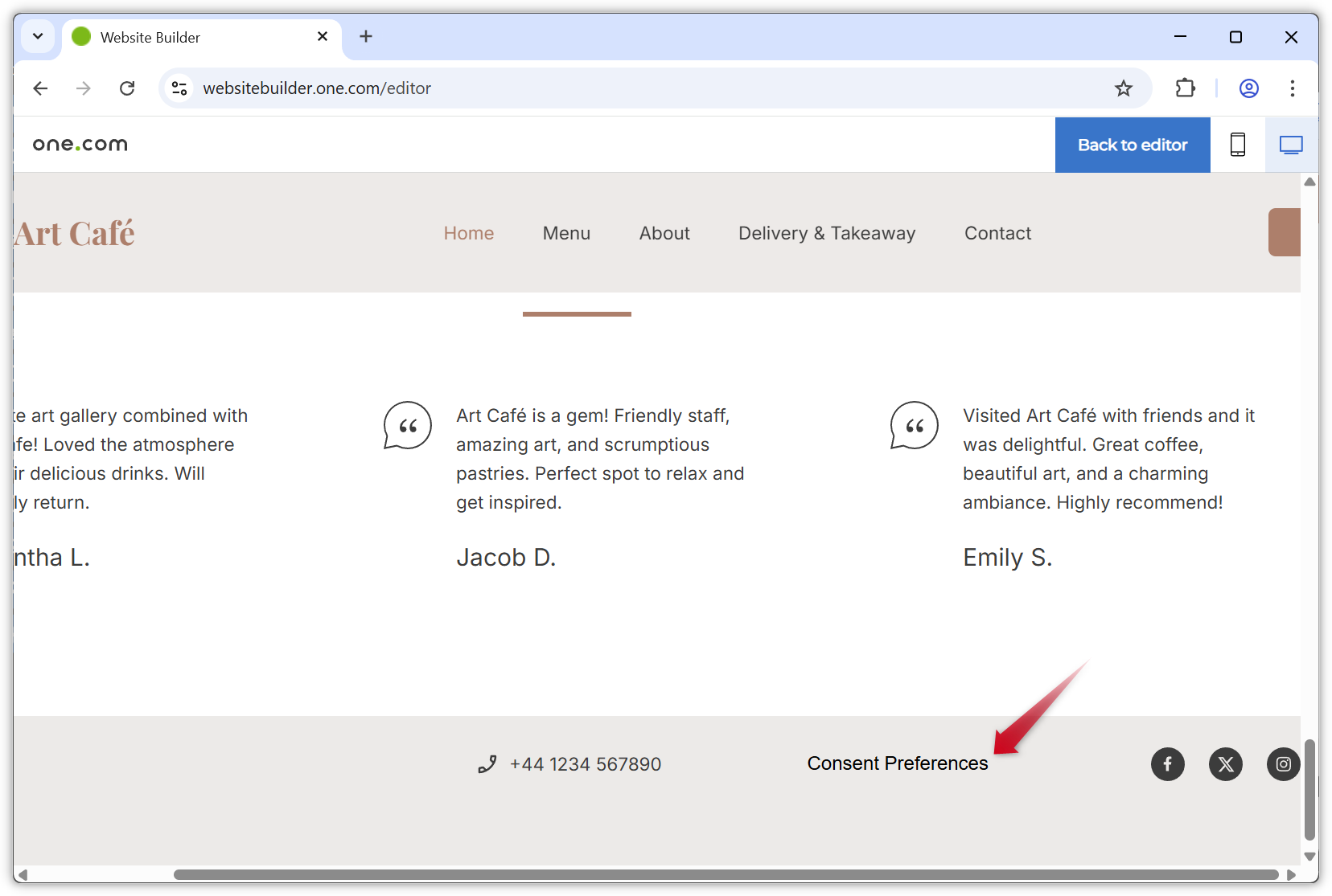 Capture d’écran d’un site Website Builder en mode aperçu. Le lien « Préférences de consentement » a été placé dans le pied de page.