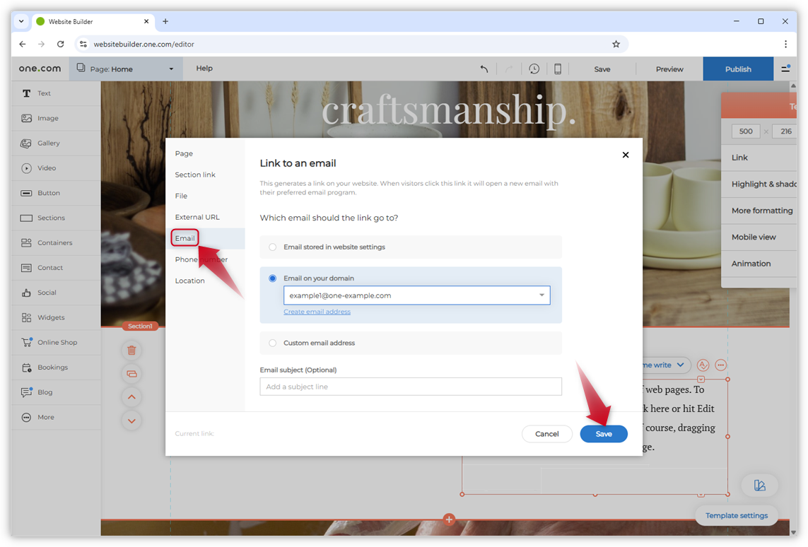 Screenshot van het pop-upvenster 'Link naar een e-mail'. Twee rode pijlen wijzen naar 'E-mail' in het menu aan de linkerkant en de knop 'Opslaan'.