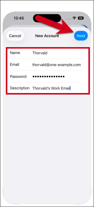 Screenshot della schermata di configurazione del nuovo account che mostra i dettagli dell'account con una freccia rossa che indica il pulsante Avanti.