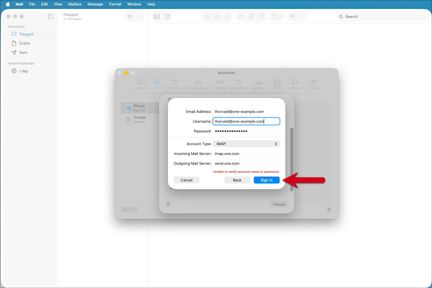Capture d’écran de l’écran Nouveau compte montrant les paramètres du serveur de courrier entrant et sortant, avec une flèche rouge pointant vers « Se connecter ».