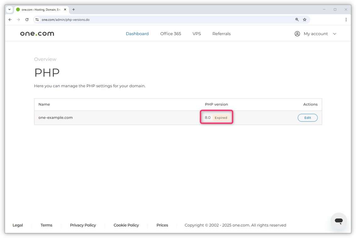 Tämä kuvakaappaus näyttää PHP:n yleiskatsauksen Ohjauspaneelissa. Vanhentunut PHP-versio on merkitty Vanhentunut.