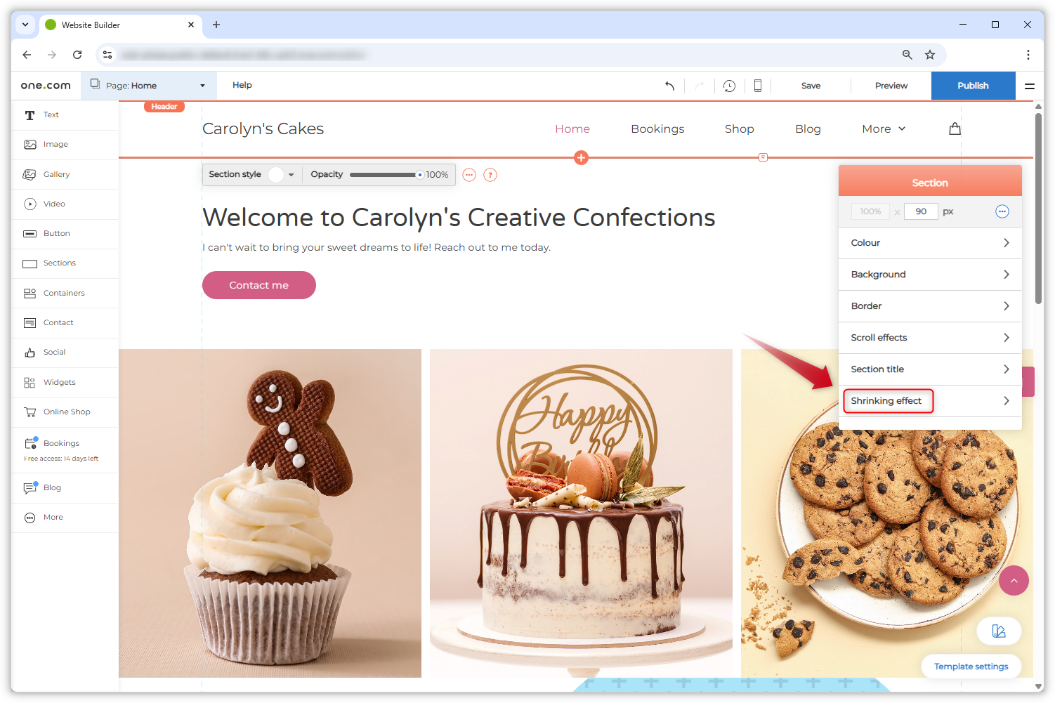Screenshot dell'editor Website Builder. Il menu mobile è aperto e una freccia rossa indica l'opzione "Effetto di riduzione" incorniciata.