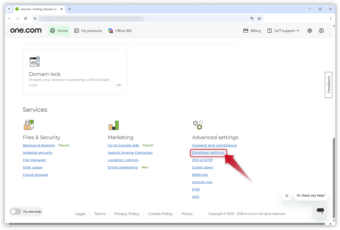 Screenshot des Kontrollpanel-Dashboards. Die Datenbankeinstellungen unter Erweiterte Einstellungen sind eingerahmt und ein Pfeil zeigt darauf.