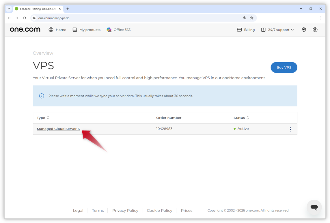 Skjermbilde av oversiktssiden for VPS. En rød pil peker mot Cloud Server.