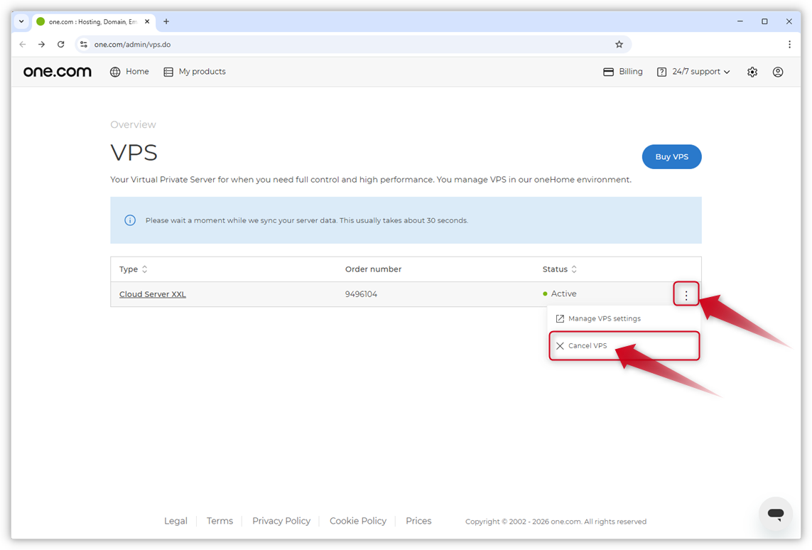 Screenshot na página de resumo do VPS no Painel de Controlo. As setas vermelhas apontam para os três pontos e para «Cancelar VPS».