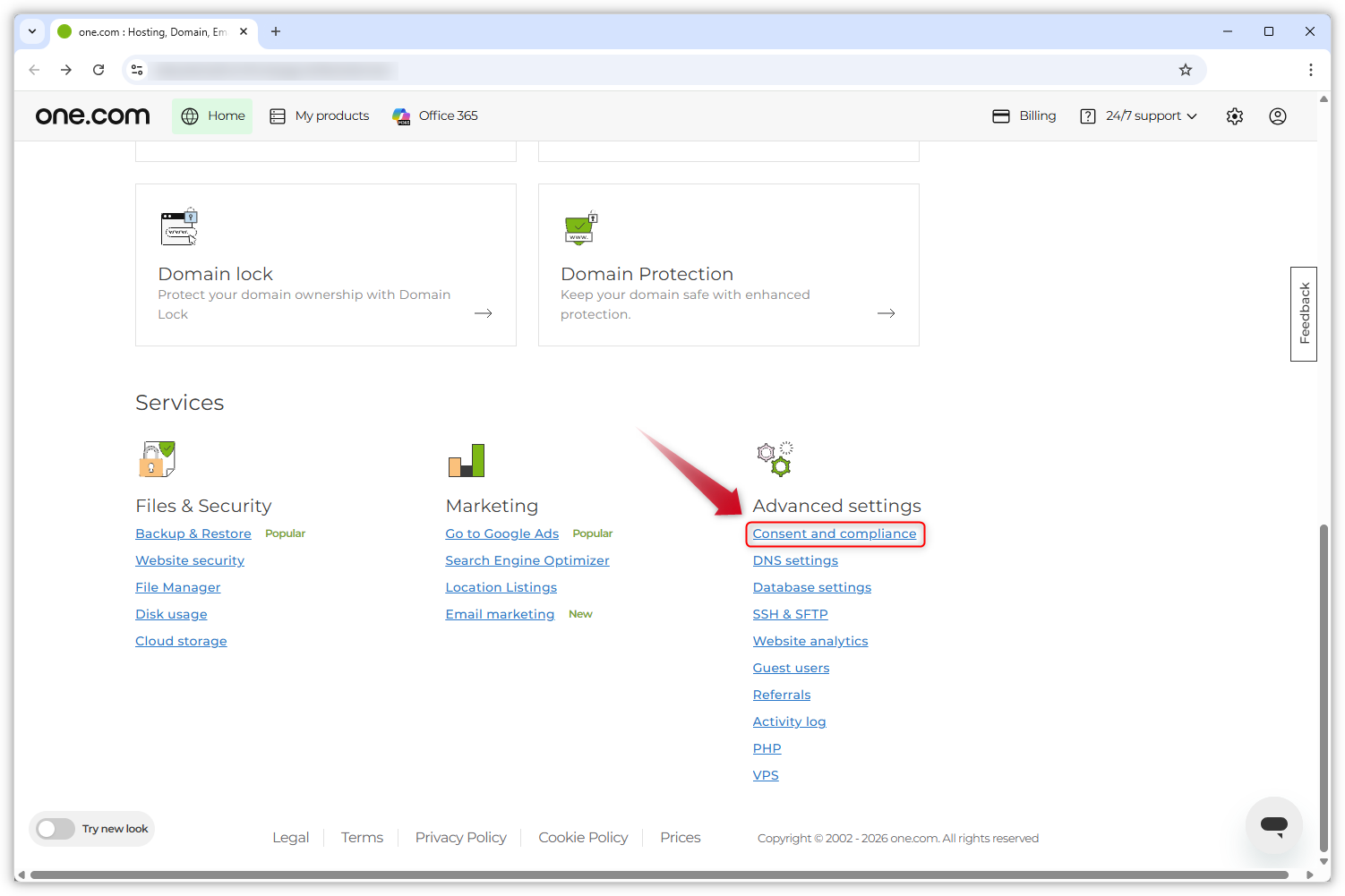 Screenshot met het one.com Configuratiescherm. Een rode pijl verwijst naar "Toestemming en naleving" onder "Geavanceerde instellingen".