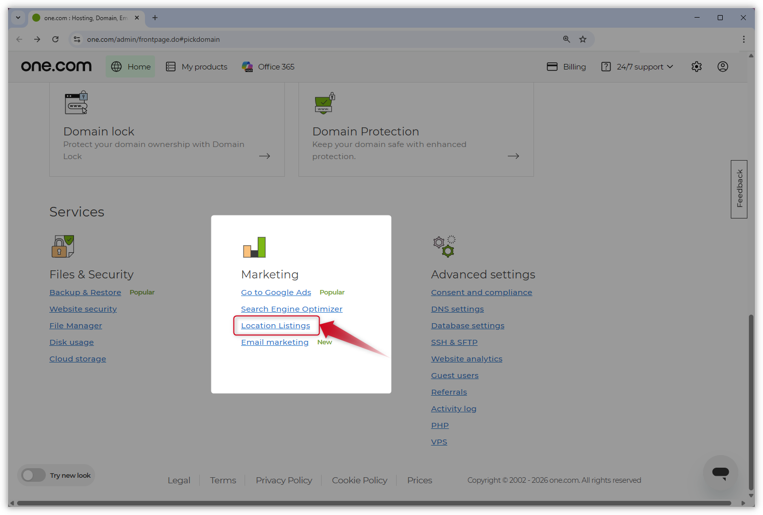 Screenshot des one.com Kontrollpanels. Ein roter Pfeil zeigt auf „Location Listings“ unter Marketing.