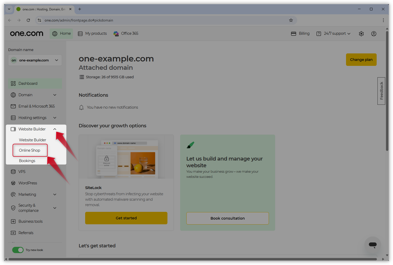 Skærmbillede af one.com-kontrolpanelet. To røde pile peger på Website Builder og Online Shop i menuen.