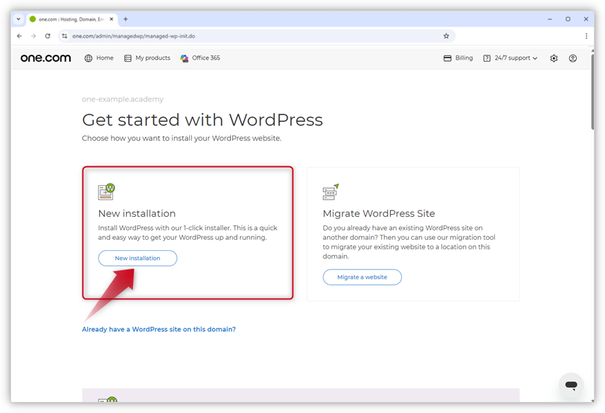 Kuvakaappaus sivulta "Aloita WordPressin käyttö" näyttää punaisen nuolen, joka osoittaa "Uusi asennus" -painiketta.