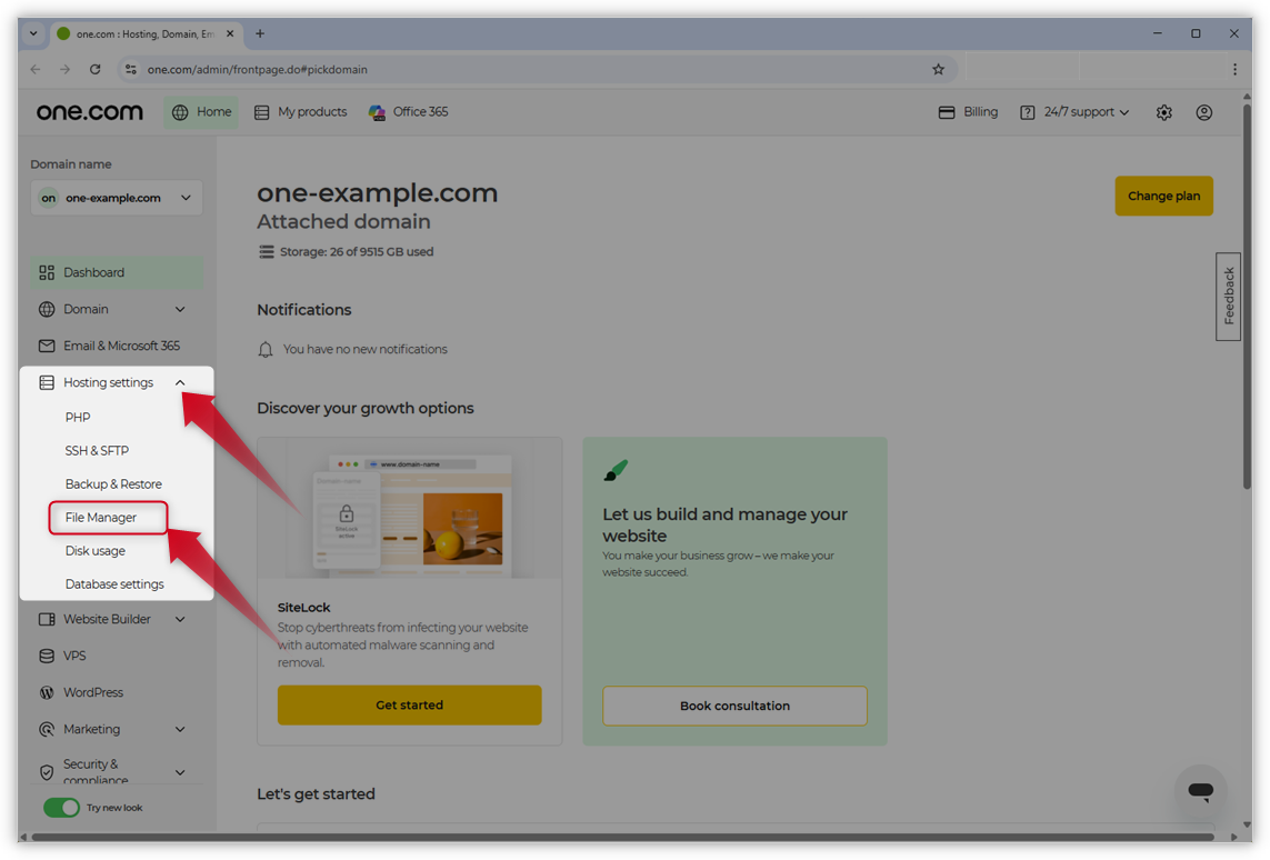 Screenshot des one.com Kontrollpanels. Zwei rote Pfeile verweisen auf die Hosting-Einstellungen und den File Manager.