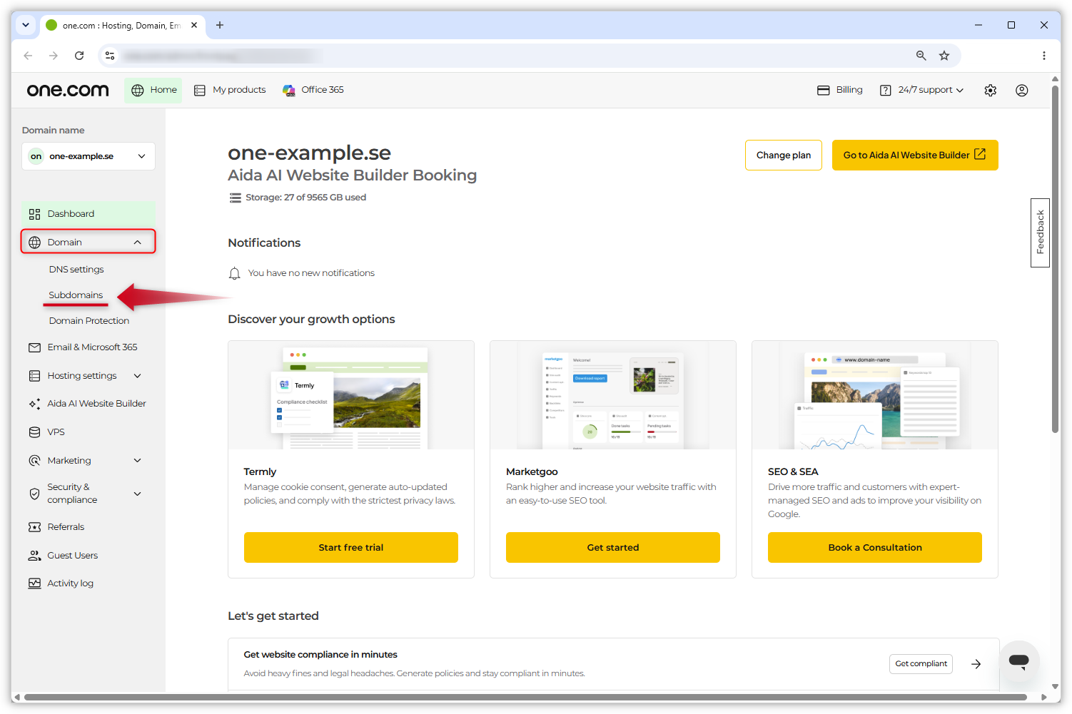 Screenshot che mostra la dashboard del Pannello di controllo. Il menu 'Dominio' a sinistra è aperto e una freccia rossa indica l'opzione 'Sottodominio'.