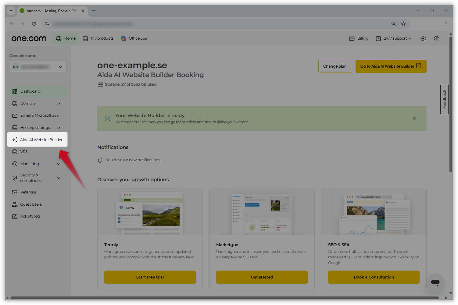 Schermata che mostra la dashboard del Pannello di controllo. La voce di menu 'Aida AI Website Builder' è evidenziata e una freccia rossa punta verso di essa.