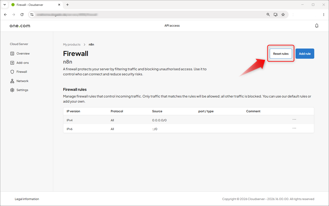 Pagina Firewall nel Pannello di controllo one.com che mostra le regole predefinite, con i pulsanti per “Ripristina regole” e “Aggiungi regola”.