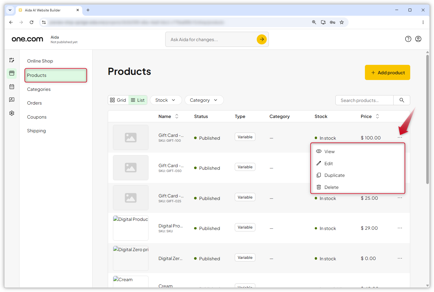 Captura de ecrã da página "Produtos" no Aida AI Website Builder. Uma seta vermelha aponta para os três pontos e o menu está aberto.