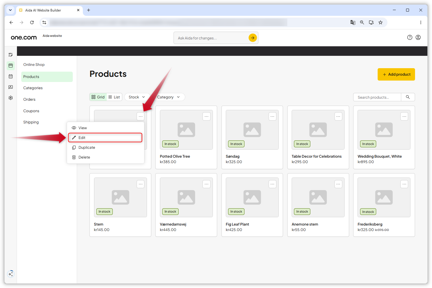 Captura de ecrã da visão geral do produto na Loja Virtual Aida AI. Uma seta vermelha aponta para o ícone de três pontos num produto. Outra aponta para 'Editar' no menu aberto.