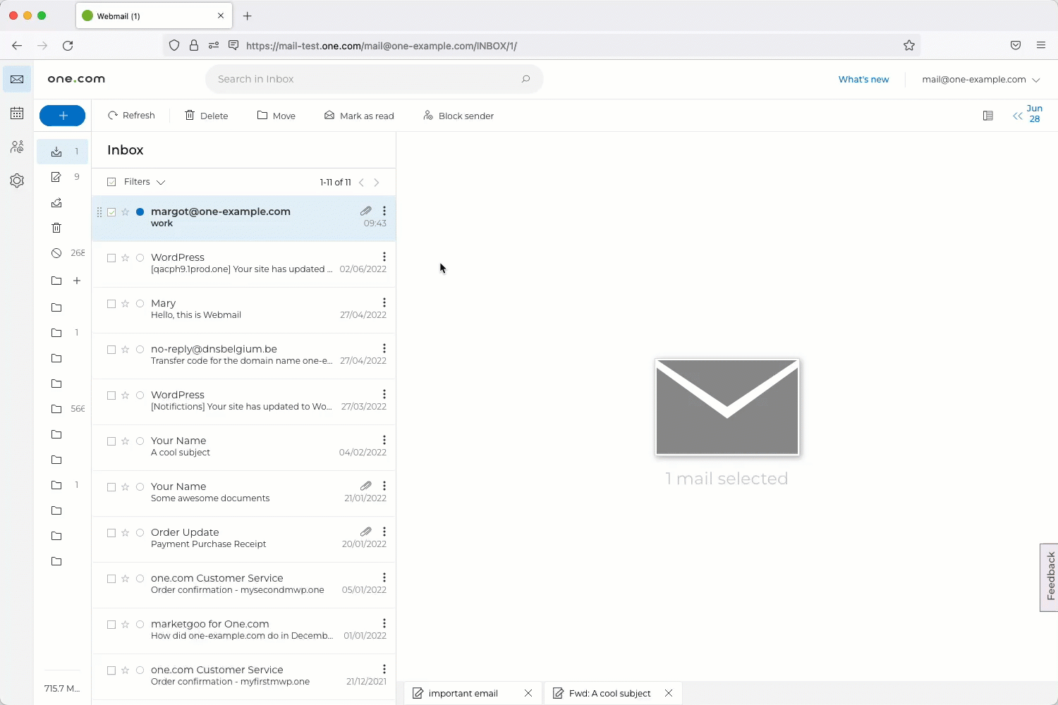 GIF der viser, hvordan du videresender en e-mail i Webmail.